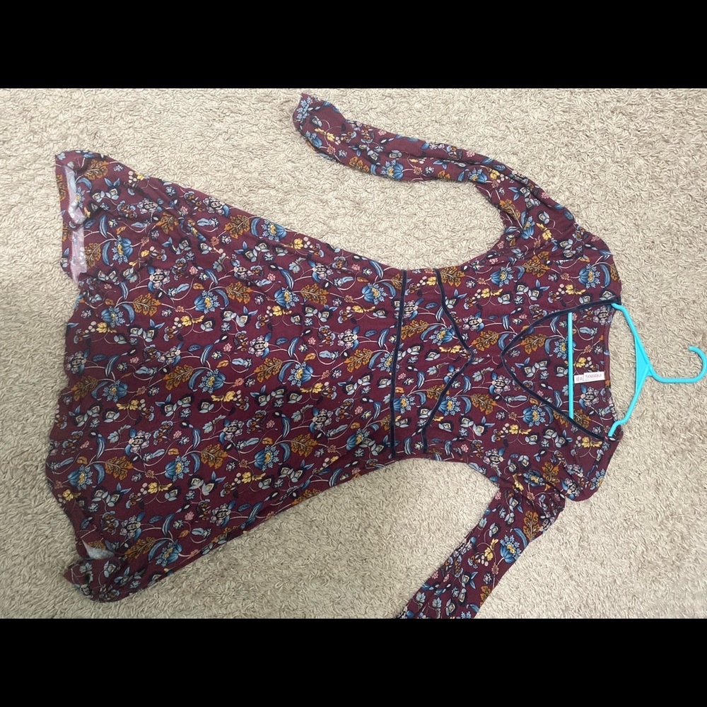 Maroon v neck stylist dress